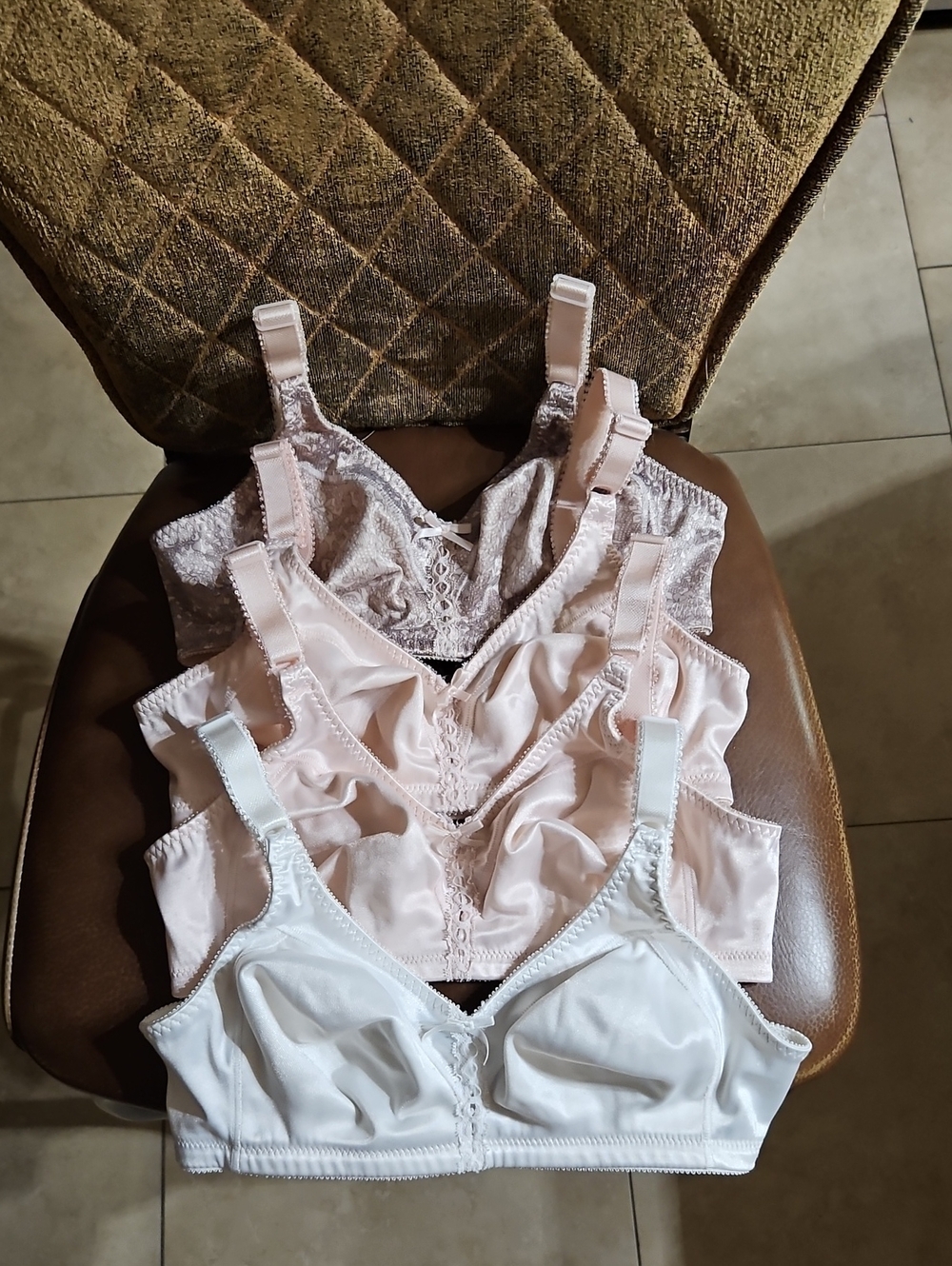 Lot Of 4 Bali Double Support Full Coverage T-Shirt Unlined Wireless Bras Pink